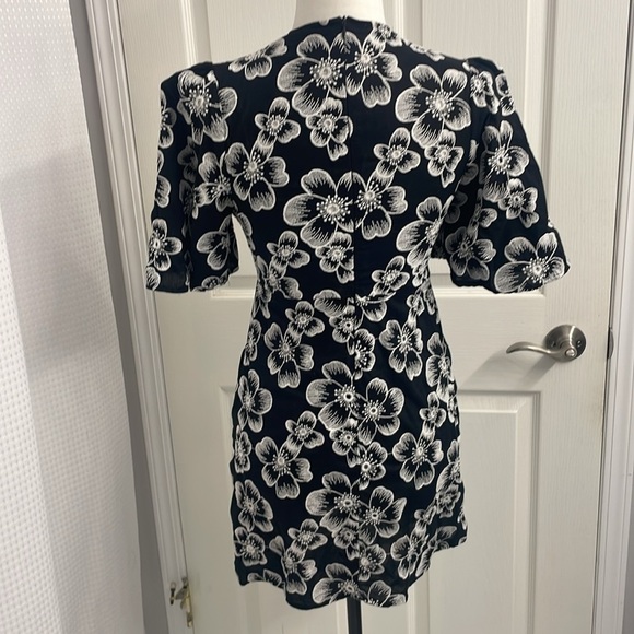 Zara Black and Cream Floral Dress with Crochet details on front - Picture 6 of 12